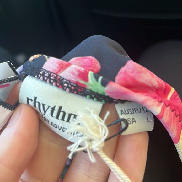 NWT RHYTHM SWIMWEAR TROPICS APRON BIKINI TOP SIZE LARGE - Picture 5 of 5